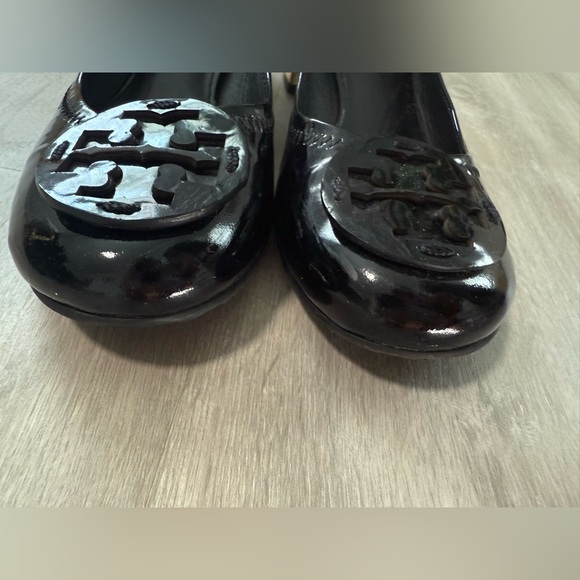 Tory Burch Amy Patent Leather Block Heel Pumps Black Gold Trim Logo Size 8 M - Picture 10 of 16